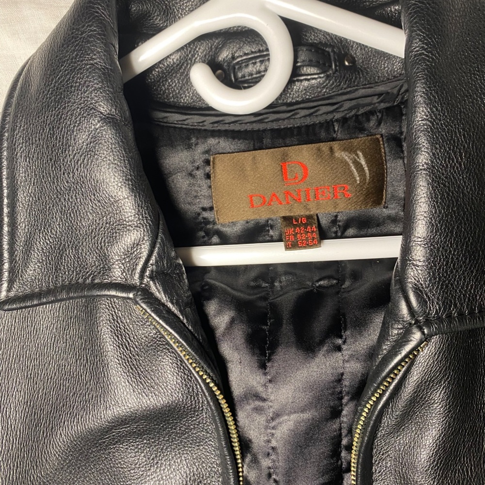 Danier Leather jacket - Picture 2 of 6